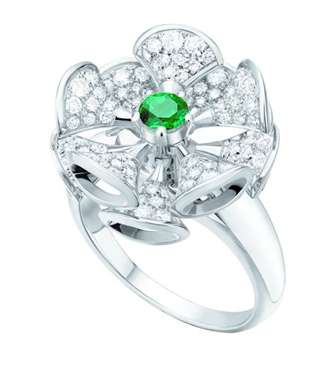 The Symbolism of a White Gold Ring with Diamonds and a Green Emerald in a Dream